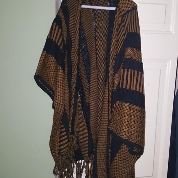 Poncho - Picture 1 of 3